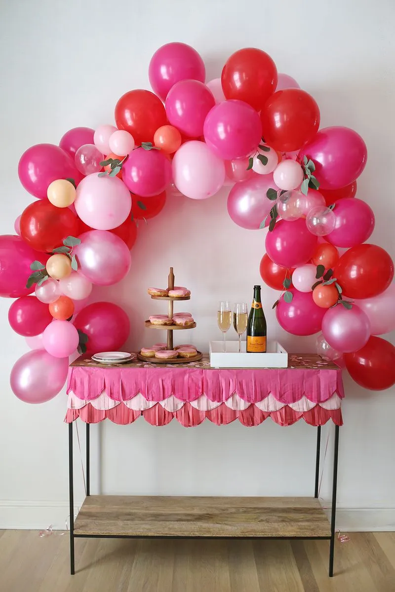 How to Make a Fancy Balloon Arch