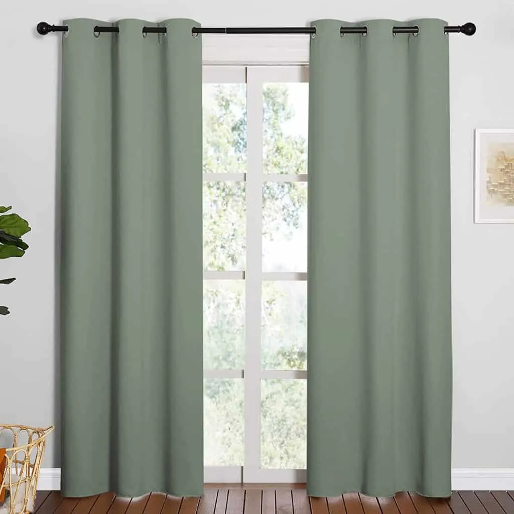 Solid Curtains