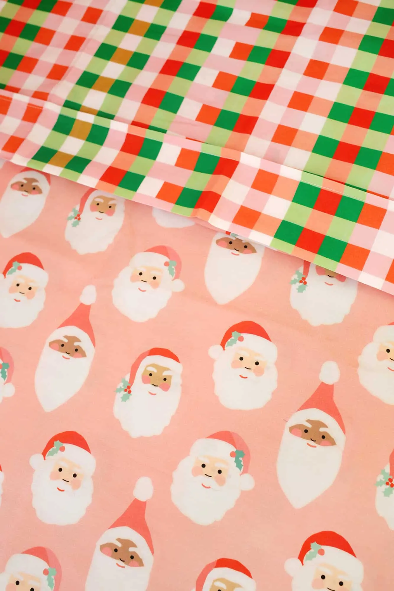 Santa sheets for kid&#x27;s bed