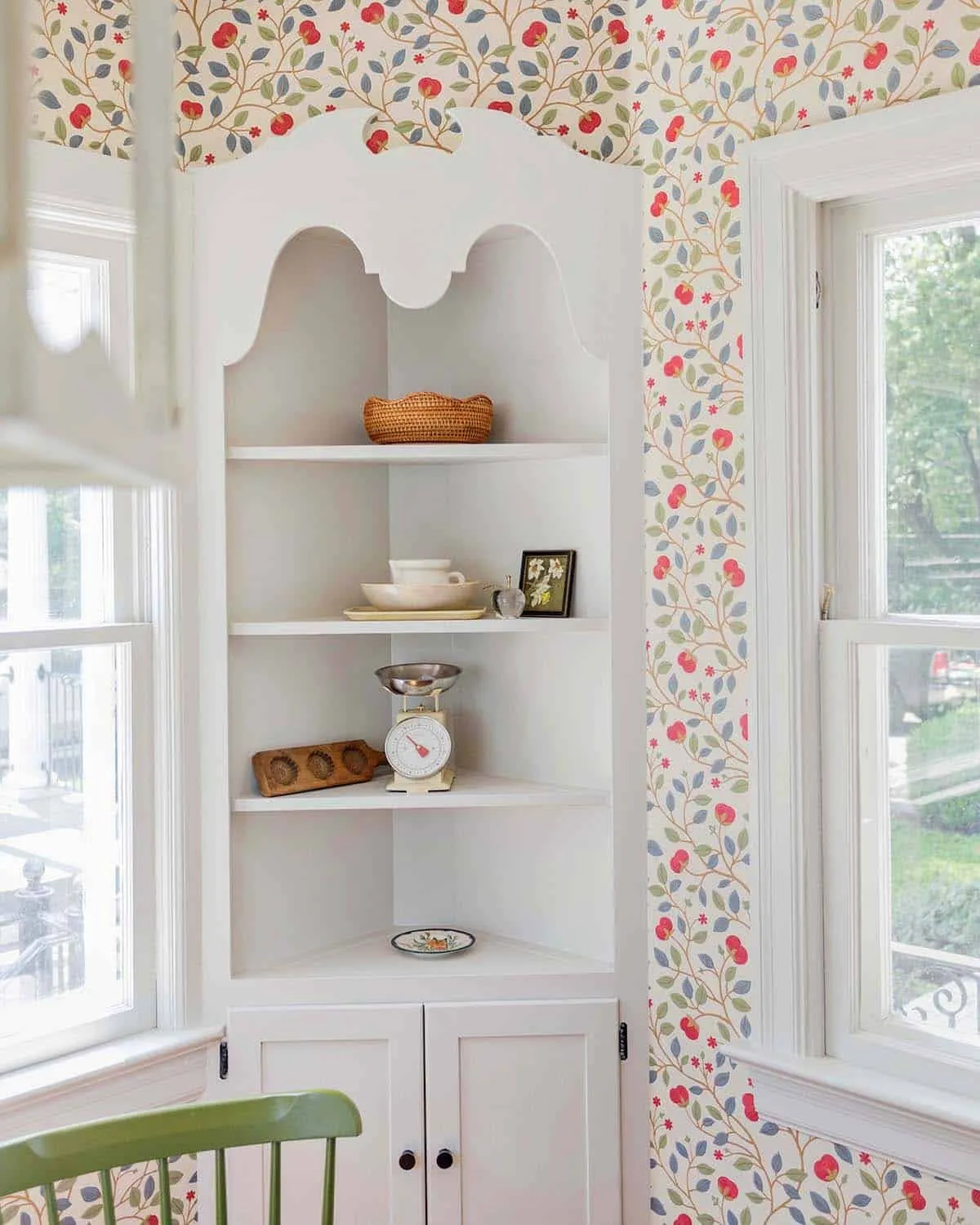 Built-Ins with Wallpaper