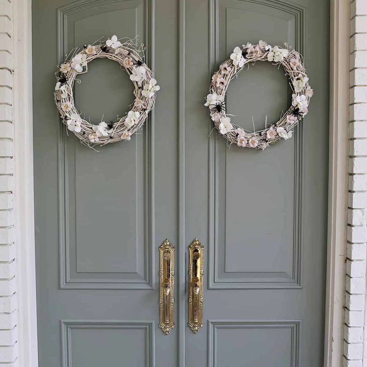 DIY Spider Wreath